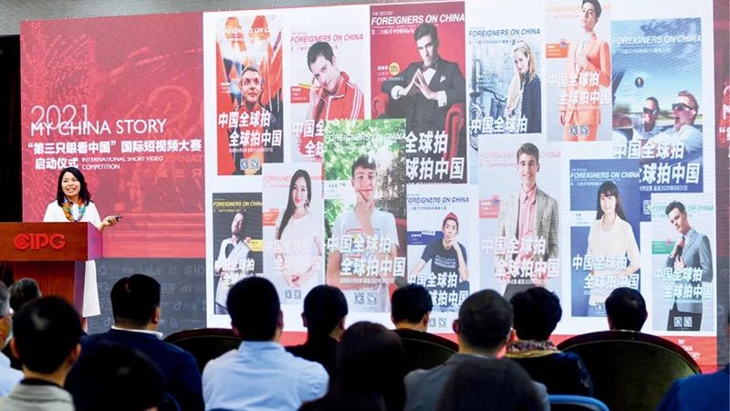 传媒公司加盟与直营：模式解析与选择要点
